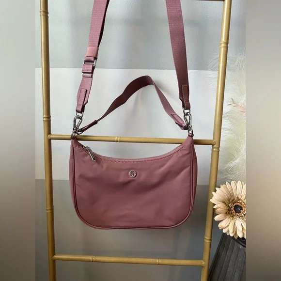 NWOT Lululemon Athletica Adjustable Mini Shoulder Bag 3L Crossbody - Picture 2 of 8